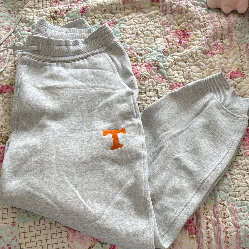 Lululemon Tennessee scuba joggers